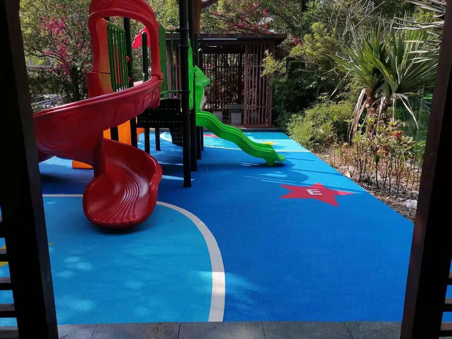 幼儿园专用EPDM跑道，不黄变胶水，耐黄变胶水