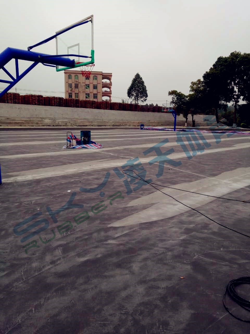 丙烯酸蓝球场案例：江门市鹤山宅梧小学弹性丙